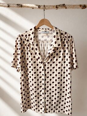 Short-Sleeve Polka Dot Camp Shirt in Cream and Dark Brown